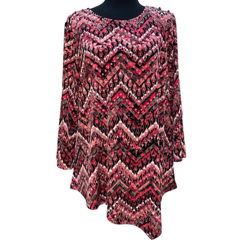 Long Sleeve Asymmetrical Hem Top in Shades of Brick Red, White, Black, and Gray
